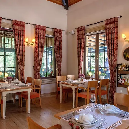 Hotel Wineport Riverside & Winery 3*