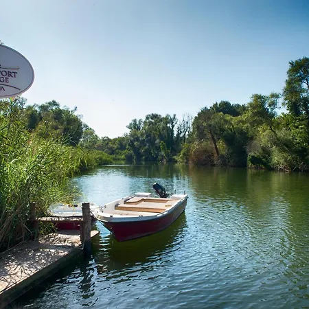 Wineport Riverside & Winery 호텔 3*