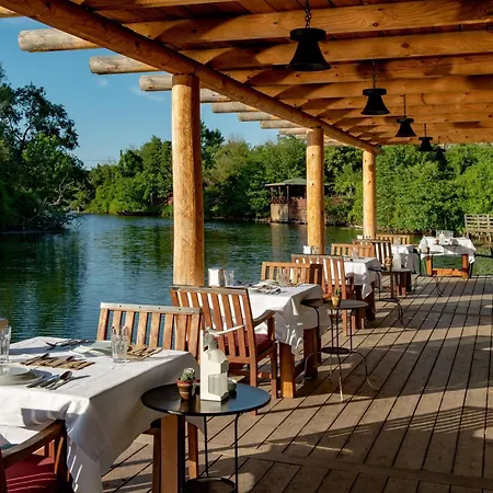 Wineport Riverside & Winery 3*