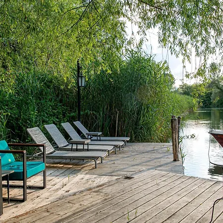 Wineport Riverside & Winery 아그바