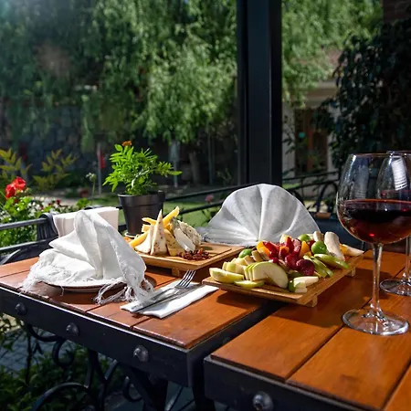 Wineport Riverside & Winery 3*