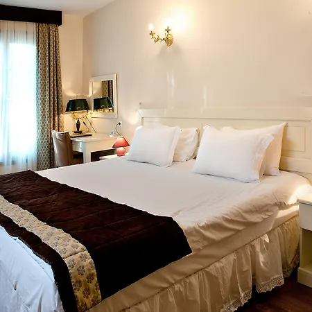 Wineport Riverside & Winery