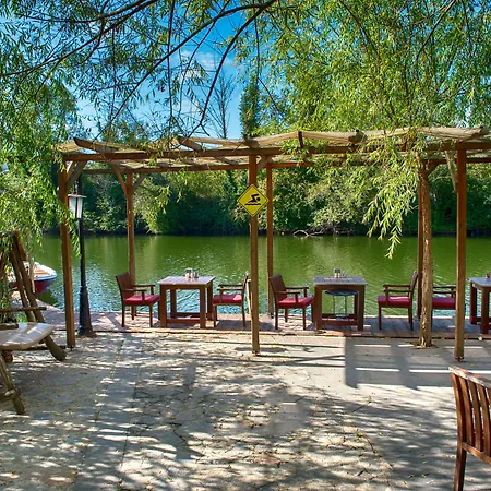 ホテル Wineport Riverside & Winery 3*