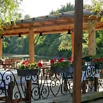 Wineport Riverside & Winery 3*