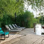Wineport Riverside & Winery אגווה