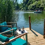 מלון Wineport Riverside & Winery