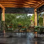 Wineport Riverside & Winery מלון 3*
