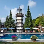 Wineport Riverside & Winery מלון 3*