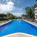 מלון Wineport Riverside & Winery אגווה