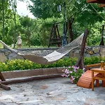 Wineport Riverside & Winery מלון 3*