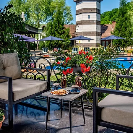 Wineport Riverside & Winery Otel 3*