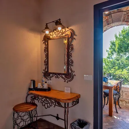 Hotel Wineport Riverside & Winery