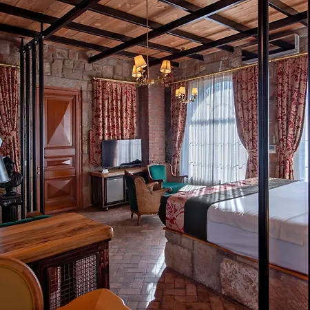 Wineport Riverside & Winery 3*