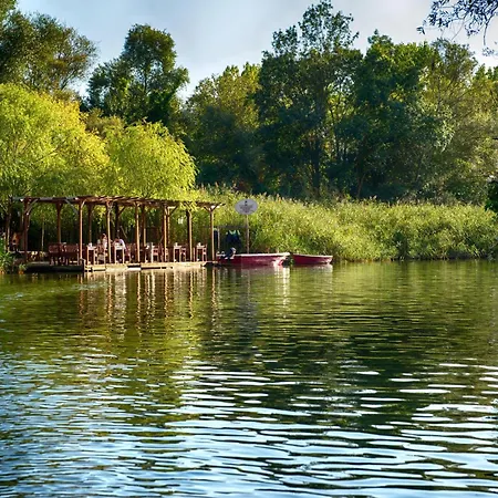 Wineport Riverside & Winery