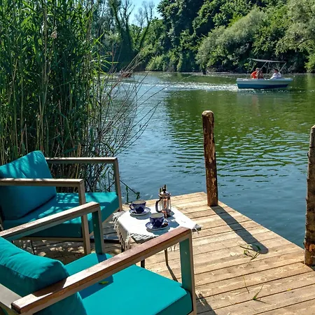 Hotel Wineport Riverside & Winery