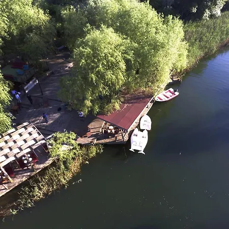 Wineport Riverside & Winery Otel 3*