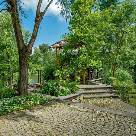 Wineport Riverside & Winery