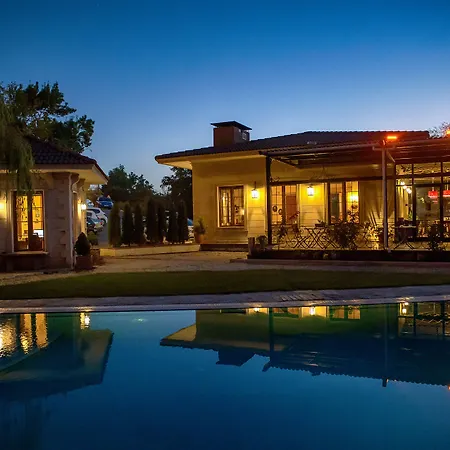 Wineport Riverside & Winery Hotel