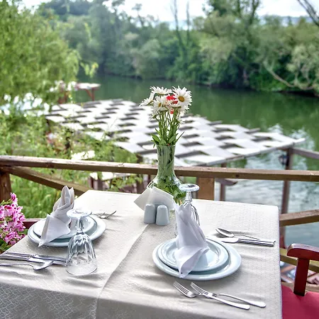 Wineport Riverside & Winery Hotel