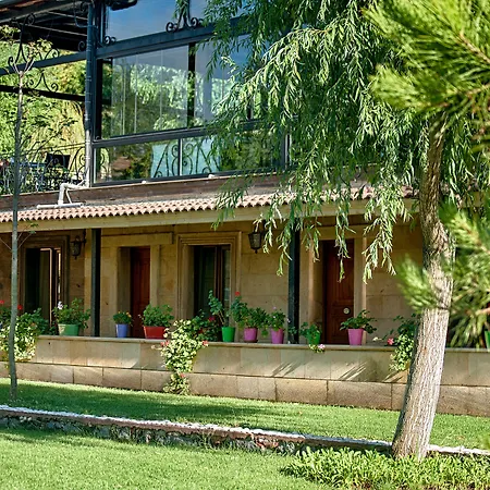 Hotel Wineport Riverside & Winery