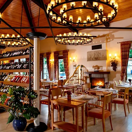 Wineport Riverside & Winery 호텔